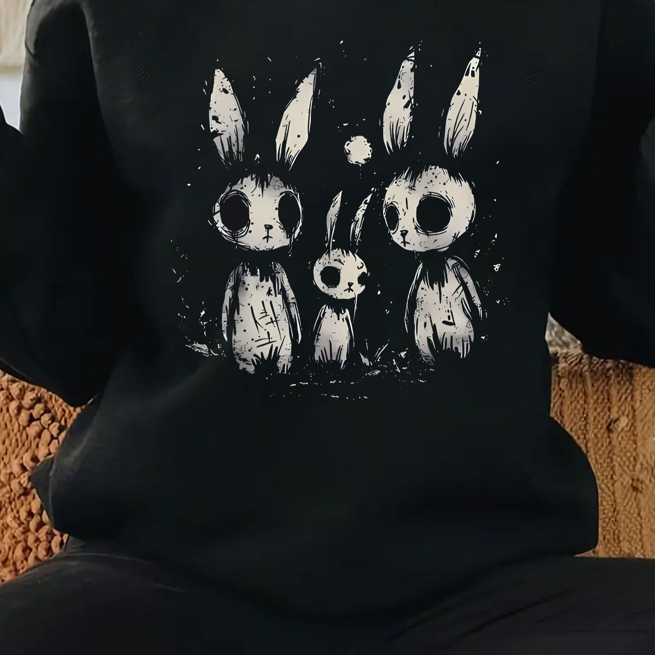 

Cozy Fleece-lined Bunny Family Graphic Sweatshirt For Women - Casual Crew Neck Pullover, Machine Washable