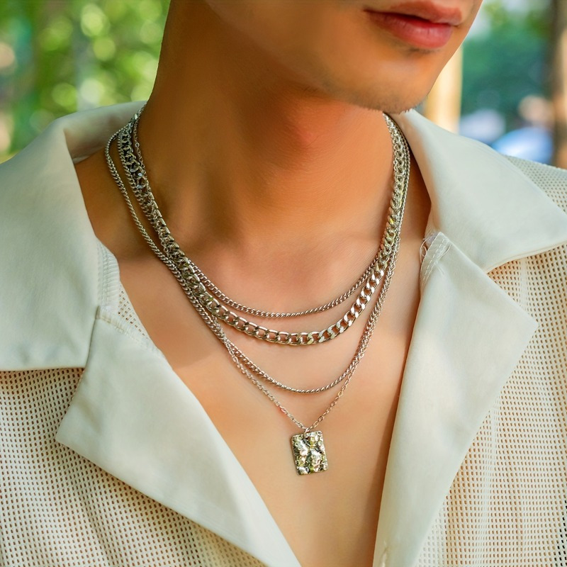 

Set Of 4 Retro Minimalist Golden Pendant Combination Set Men's Necklace