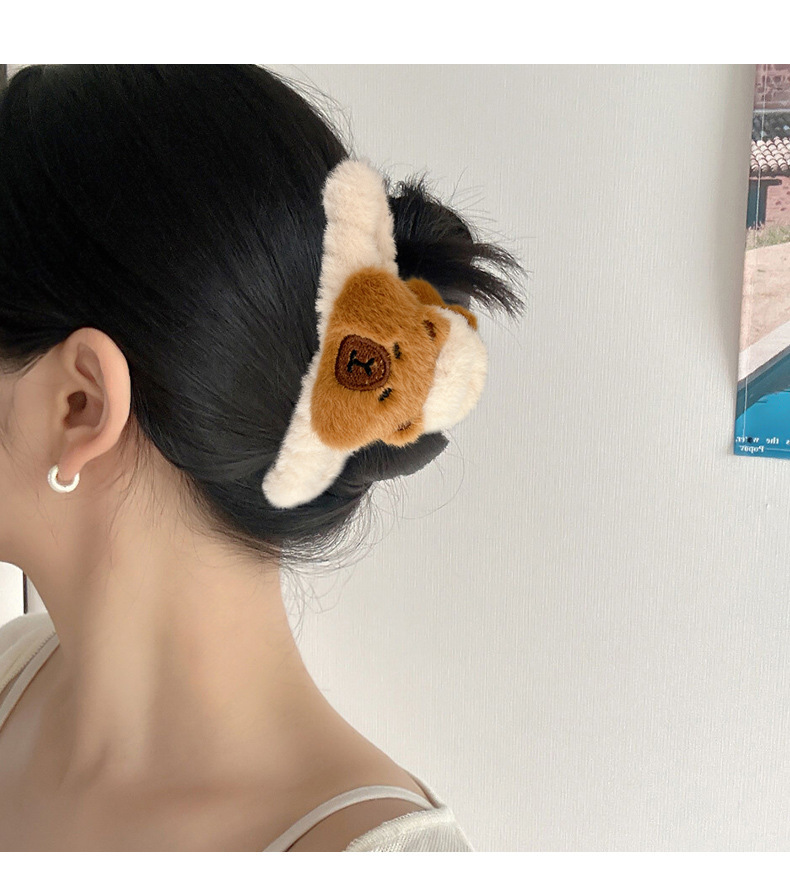 2pcs cute capybara plush hair clips set large cartoon style  display picture 1