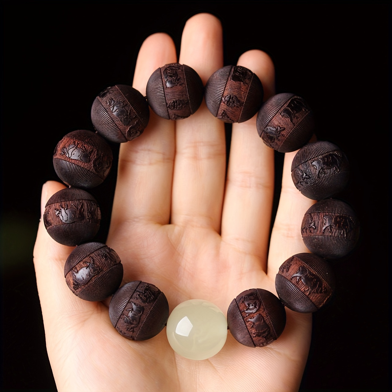 

Hand- Purple Sandalwood Bracelet With Bead, 5 Ox Design, Wooden Beads For Good Luck & , Sports Style With No - 18mm Beads