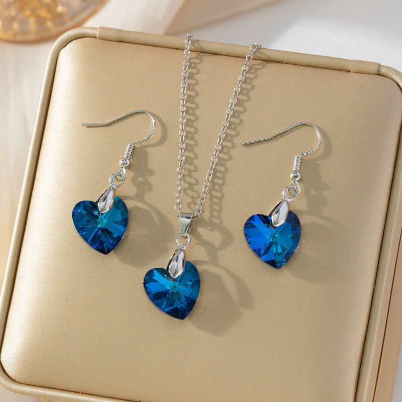 

3pcs Set Silvery Plated Copper Bridal Jewelry, Heart Crystal Pendant Necklace And Earrings With Accents, Fashionable Romantic Women's Accessory