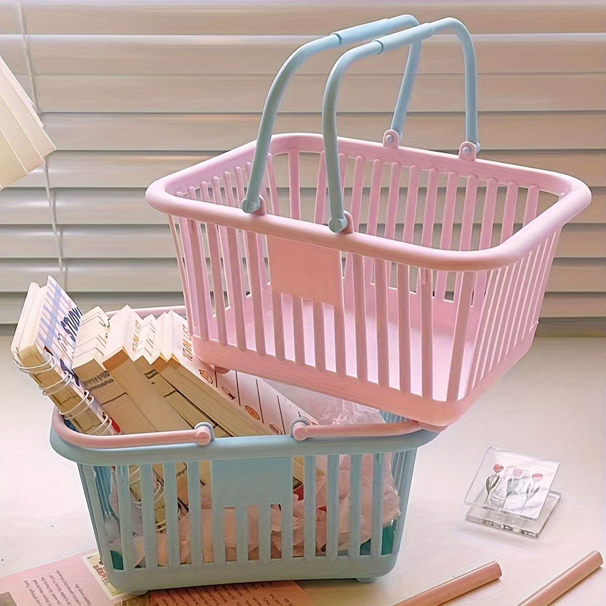 

Panier de Courses en Plastique Polyvalent Chic - pour & le Rangement, Idéal pour de Filles, Panier de Rangement Décoratif, Paniers d'Étagère