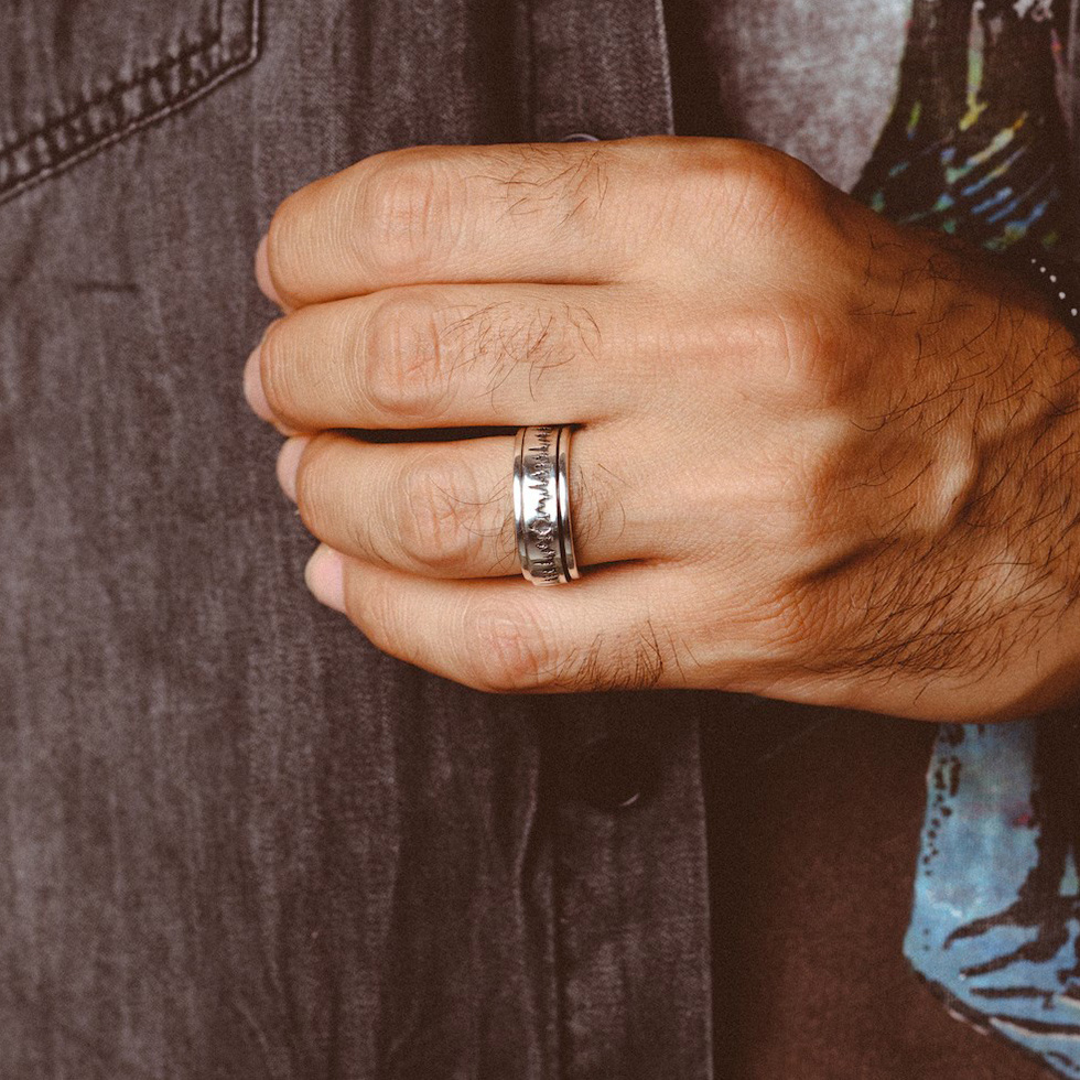 vintage forest inspired stainless steel ring silvery plated anxiety relief rotatable design for everyday party wear Product details 2