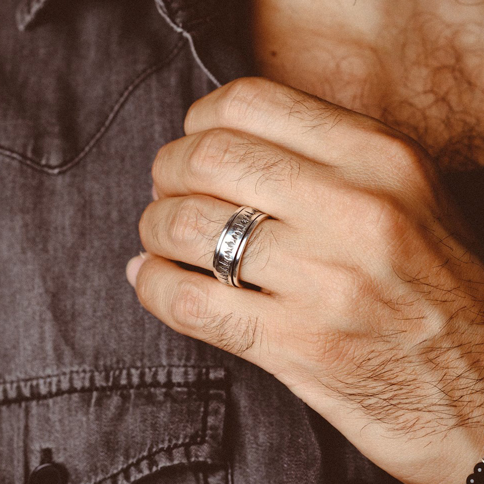 vintage forest inspired stainless steel ring silvery plated anxiety relief rotatable design for everyday party wear Product details 3