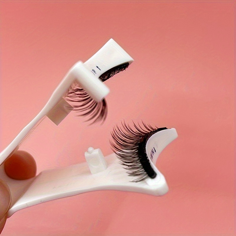 

Easy-to-use Magnetic Eyelash Curler - Fragrance-free, Plastic, All Eye Shapes