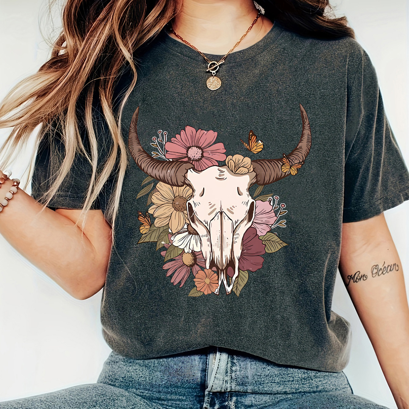 

Women' Floral Bull Skull Graphic T-shirt - Casual Green Polyester Tee With Flower And , Machine Washable, Ideal For Spring/summer, Skull T Shirt