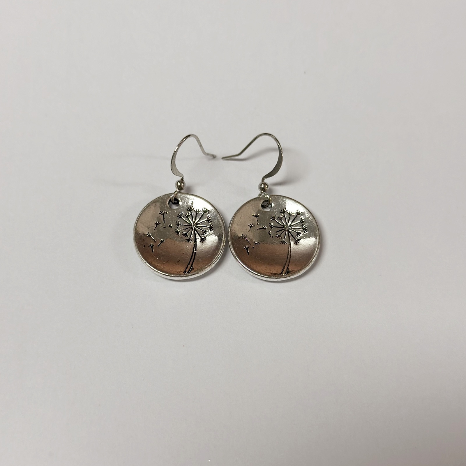 

1 Pair Of Women' Earrings Vintage Disc Engraved Dandelion Earrings Banquet Festival Boutique With Earrings Valentine's Day Gifts