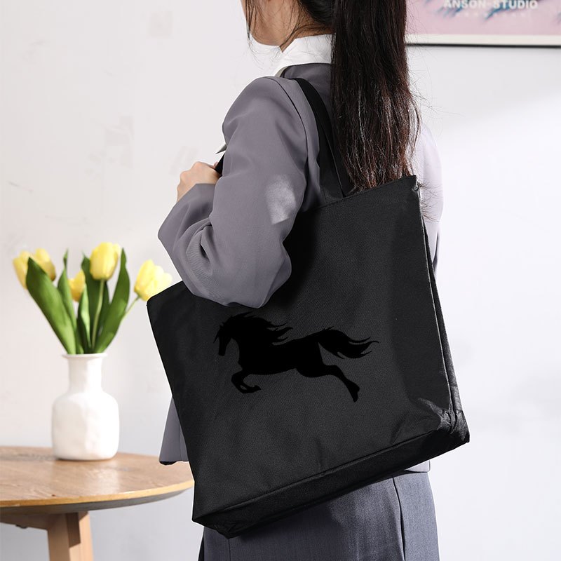 

Women's Fashion Tote Bag With Horse Print, Large Capacity Oxford Cloth Shoulder Bag, Black, Zippered, Hand Washable, Polyester Lining, Ideal For Travel, Beach, Halloween, Christmas, Thanksgiving Gifts