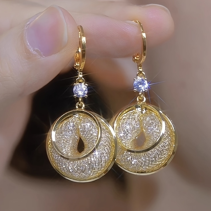 

A Of Women's , And , A Round Inlaid Zirconia , Symbolizing , It For Women