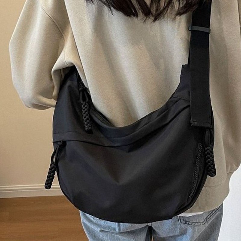 

This Year's Popular Oxford Cloth Bag Messenger Bag Female 2024 New Casual One-shoulder Student Class Commuting Dumpling Bag