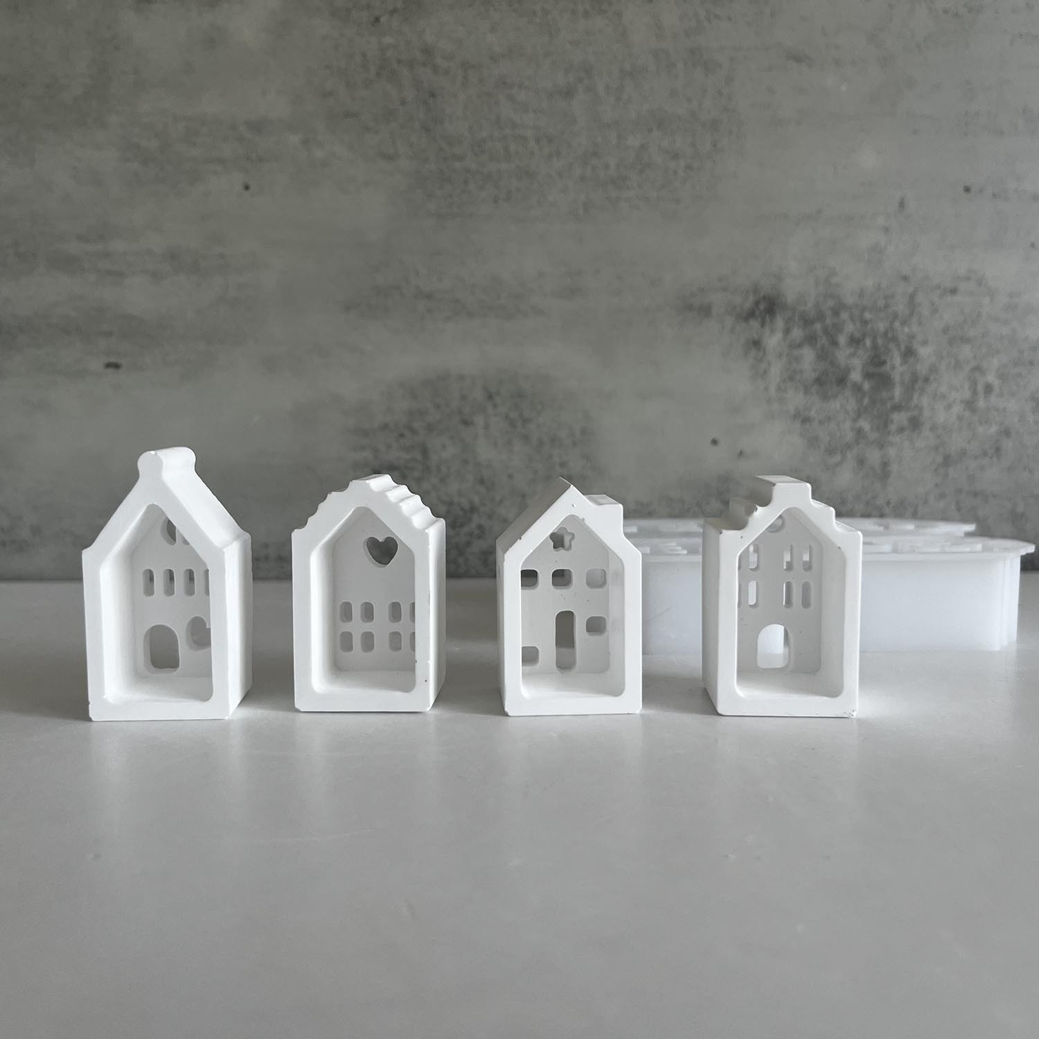 

4 New Decorative Pieces European House Silicone Mold Trumpet Decorative Light Drop Glue Mold