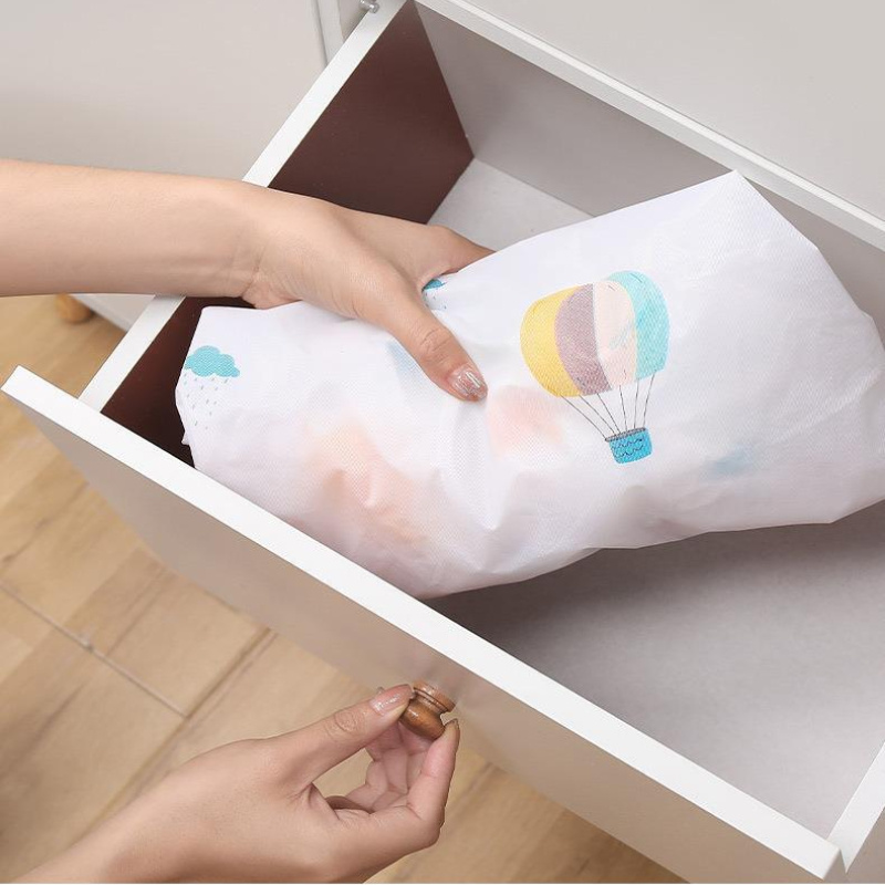 pvc material yuvinadigan osilgan konditsioner qopqog'i namlikka chidamli va changga qarshi devorga o'rnatiladigan konditsioner himoya qopqog'i uy bezaklari uchun tasodifiy elektr energiyasi talab qilinmaydi tafsilotlar 7