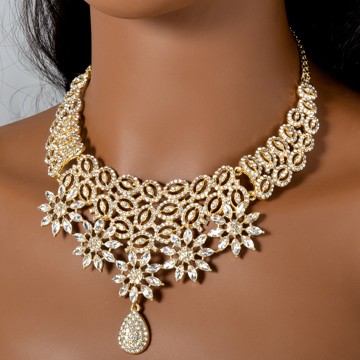 Elegant & Luxurious Women's Jewelry Set with Sparkling Zirconia Flower Pendants - Perfect for Weddings and Banquets, All-Season Wear