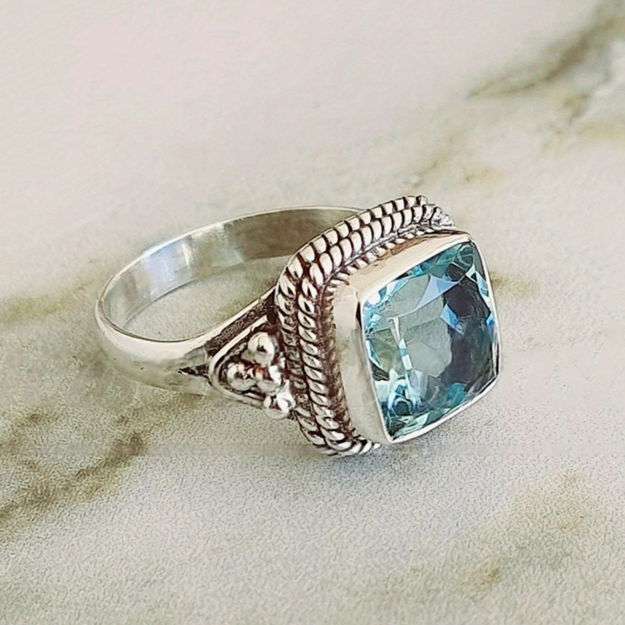 

Vintage Elegant Synthetic Aquamarine Cubic Zirconia Ring Charm Women Silvery Birthstone Ring Wedding Engagement Proposal Promise Ring