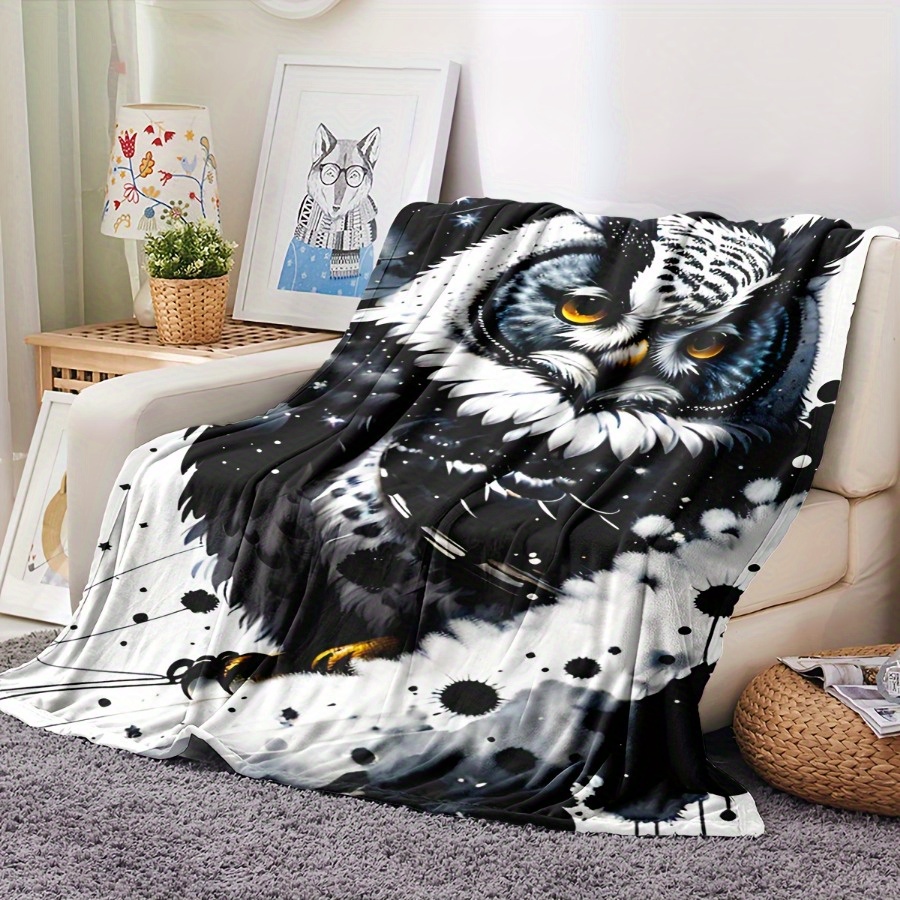 

1pc Cozy Owl Print Flannel Blanket – Soft, Warm Throw With Artistic Ink Splatter Design For Sofa, Bed, Office, Camping & Travel – Colors