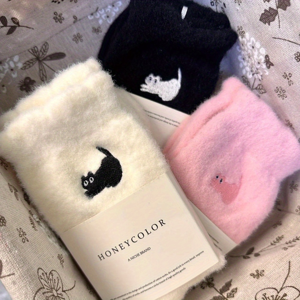 

[autumn And Winter Style] 3 Pairs Of Women's Mid-calf Socks Plus Velvet Thickening To Cute Cats Sleeping At Home And Socks