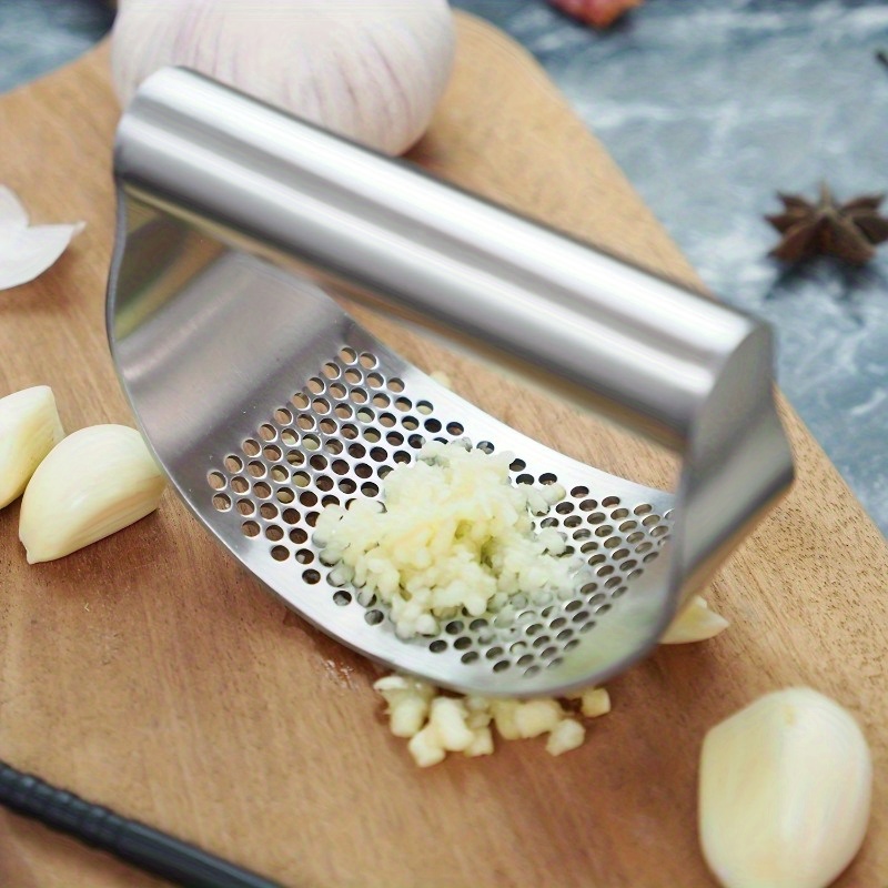 

1pc Stainless Steel Garlic Press, Manual Heavy-duty , Easy Clean Kitchen Tool, With Swing-out Metal Garlic Crusher For Mincing