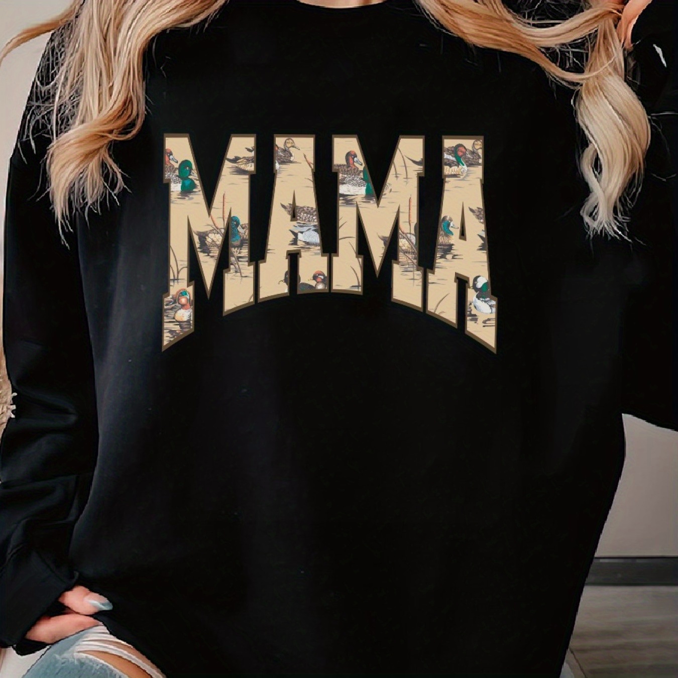 

Mama, Duck, Hunting, Woman's Cozy Pullover Sweater, Casual Long Sleeve Crew Neck Sweater For Sports