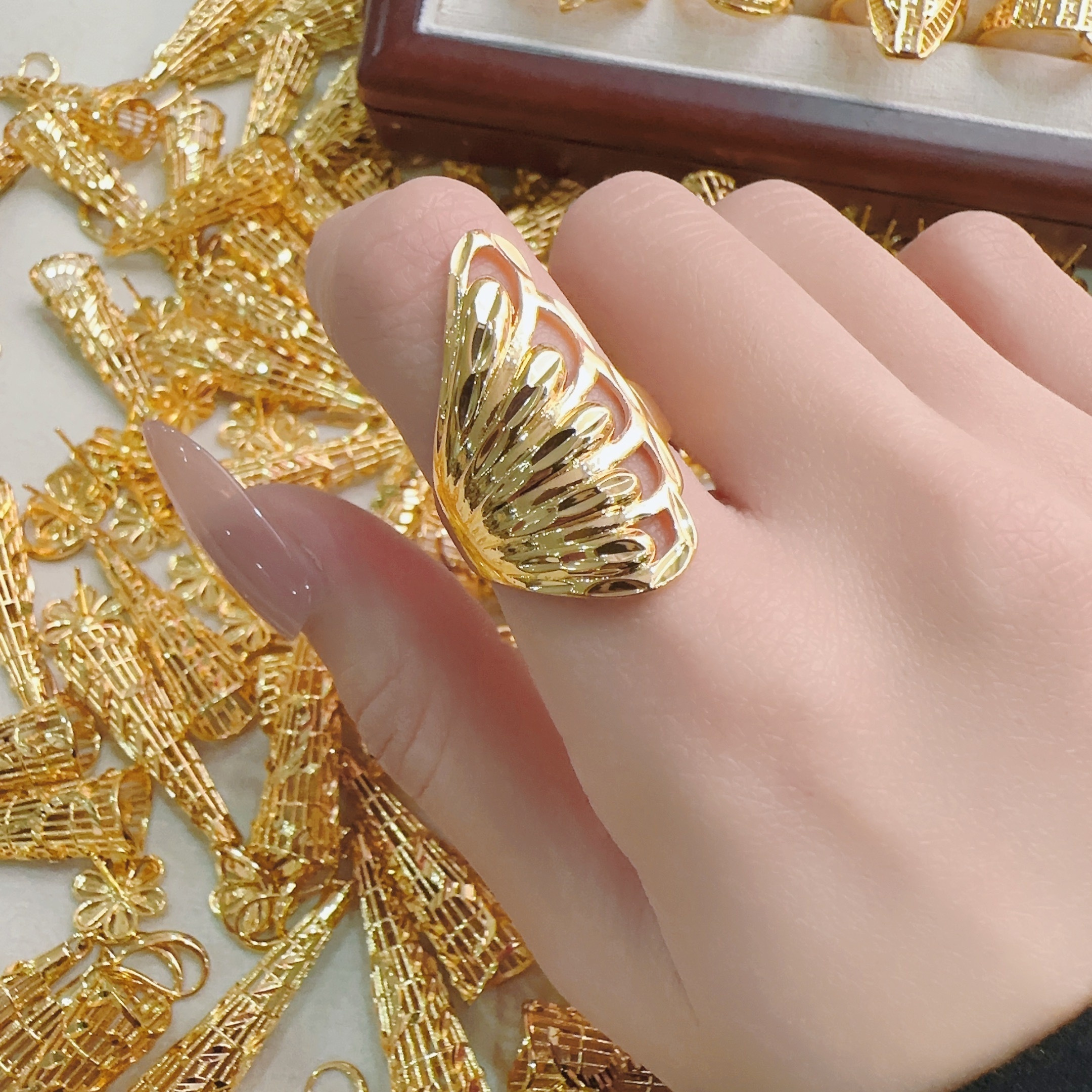 

A And - Copper -suitable For Day, 's Day Or Any -suitable For Women And Men- For Parties And -suitable For -round