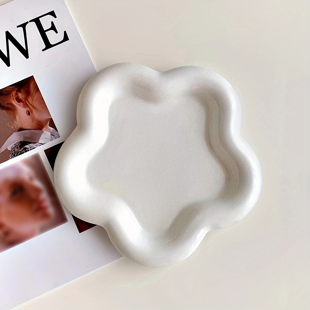 TEMU 1pc Of Flower-shaped Jewelry Dish, Jewelry Platter, Jewelry Organizer, Jewelry Stand, Creative Household Jewelry Storage Decoration, Jewelry