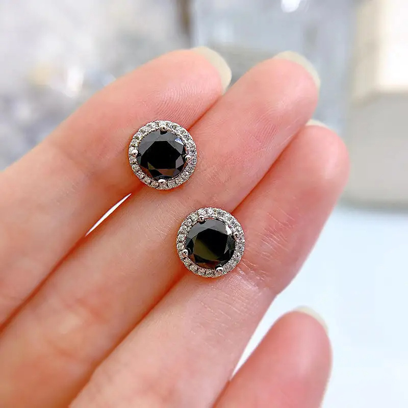Moissanite Stud Earrings in 925 Silver - Timeless Round
