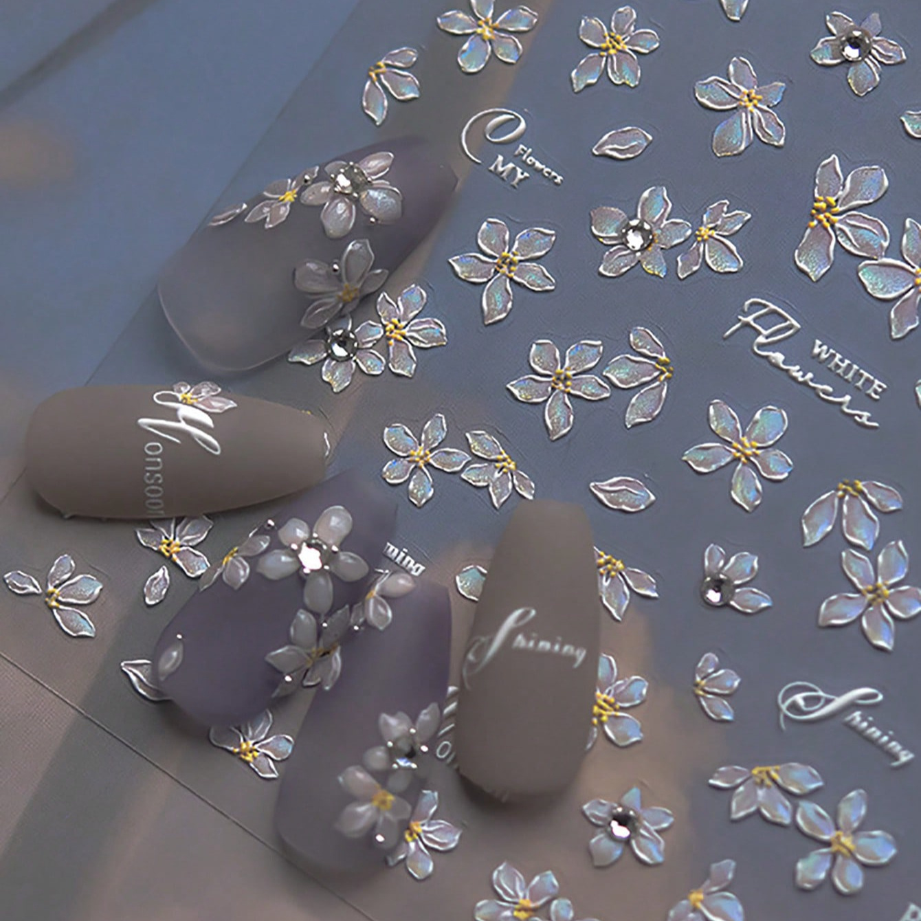 

1 Feuille de de Nail Art Japonaise En de Fleurs, Autocollants de Nail Adhésifs Élégants, Thème Dessin , Carrée, Mate, Brodé, Utilisation Unique, Avec 5D Pour Les En Plastique