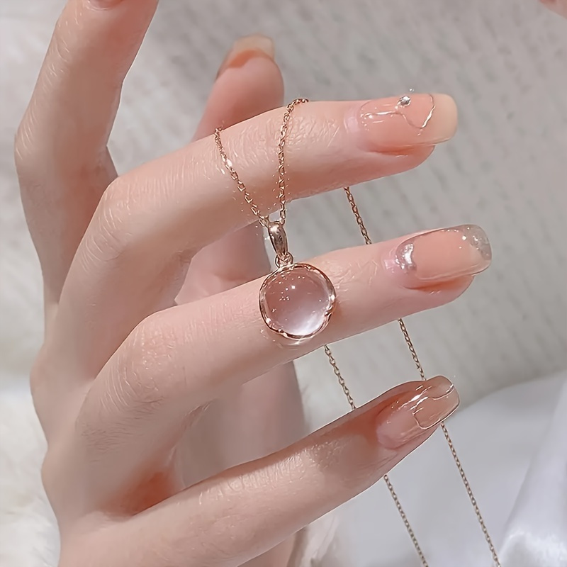 

1pc Elegant Cute Alloy Pendant Necklace With Rose Quartz Crystal, Versatile Plating, For Daily & Banquet Wear, Women's Chic Clavicle Chain For All , Ideal For Gift