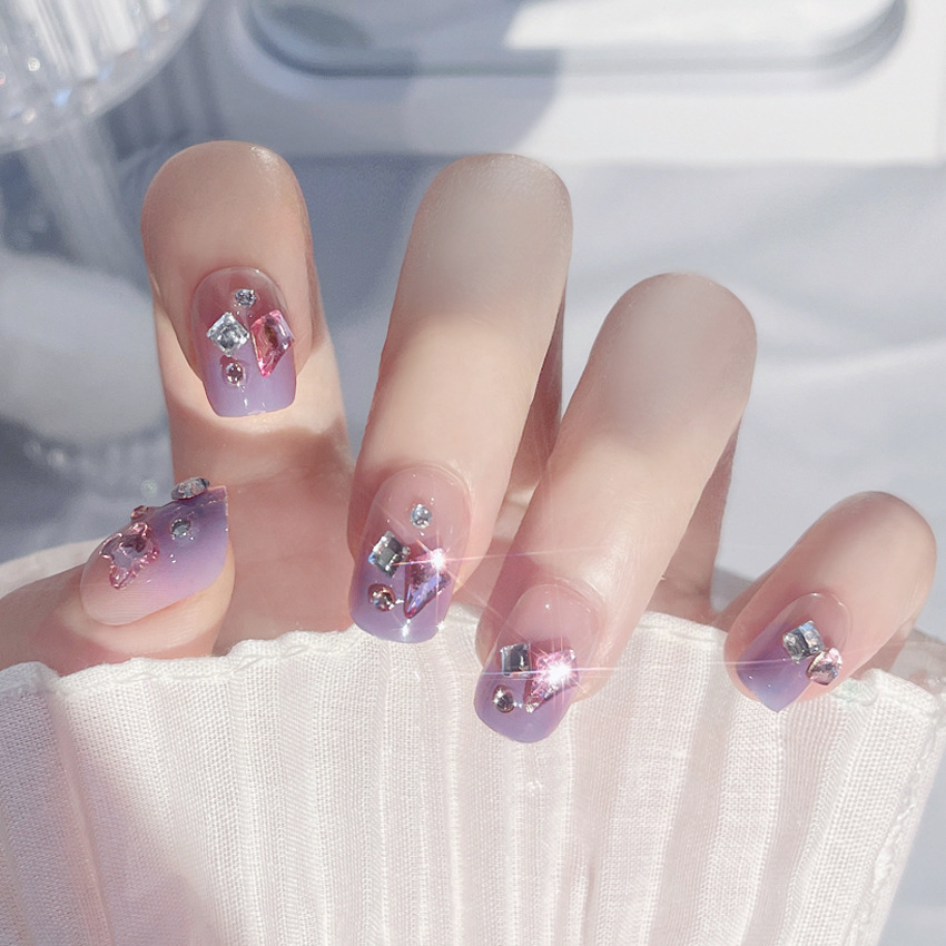 100 Stück Kurze Falschnägel – ABS Material, 10 Größen, 6 Farben, Für Nagelstudio & Heimgebrauch