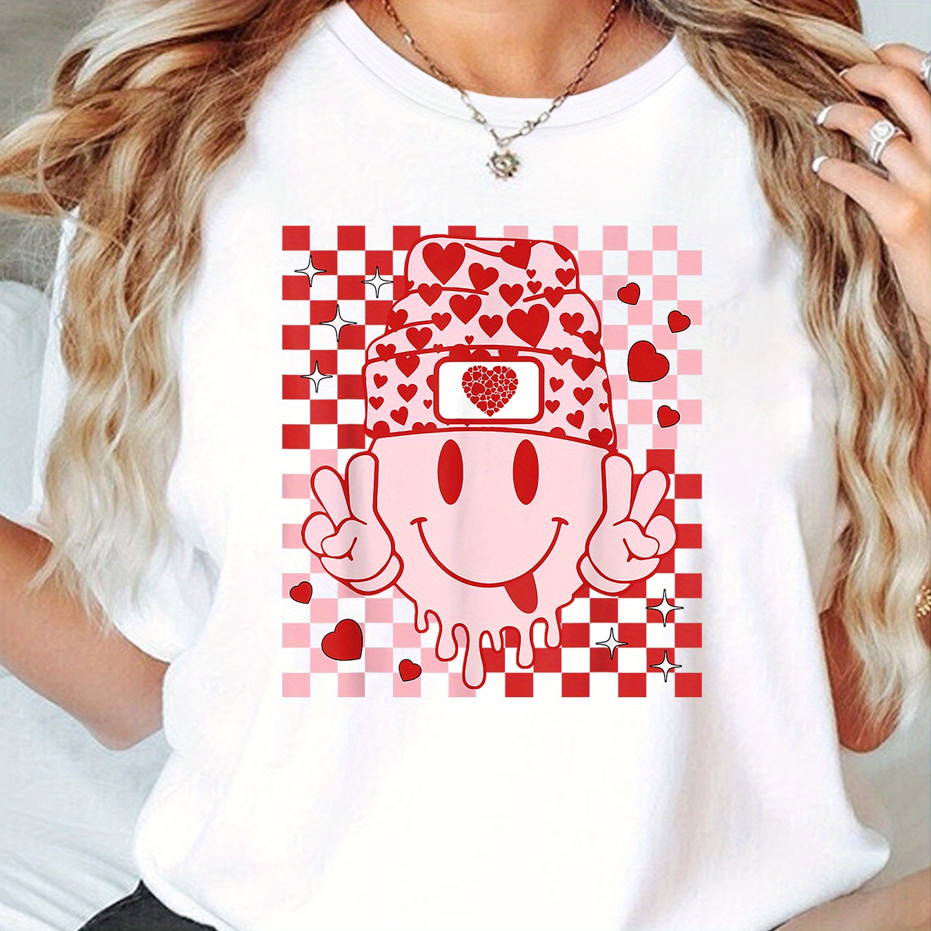 

[everyday Apparel] Women's Valentine's Day Love T-shirt - Pink Checkered Design With , Casual Round Neck Short Sleeve Top, Stretchy & Soft Polyester Blend,