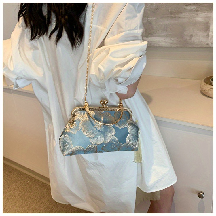 a patterned evening clutch with   closure a trendy and simple casual small handbag suitable for special occasions as an fabric womens shoulder chain bag with polyester lining versatile qipao inspired messenger crossbody christmas gift Product details 7