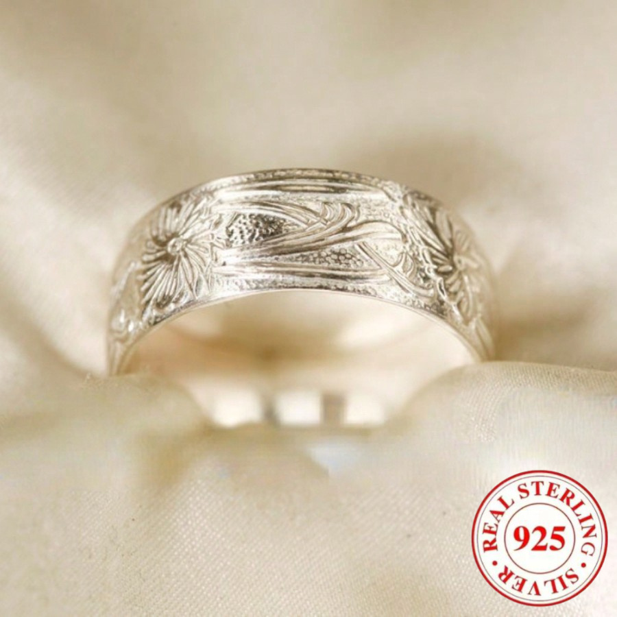 Women's Classic Lotus Pattern Ring in 925 Sterling Silver