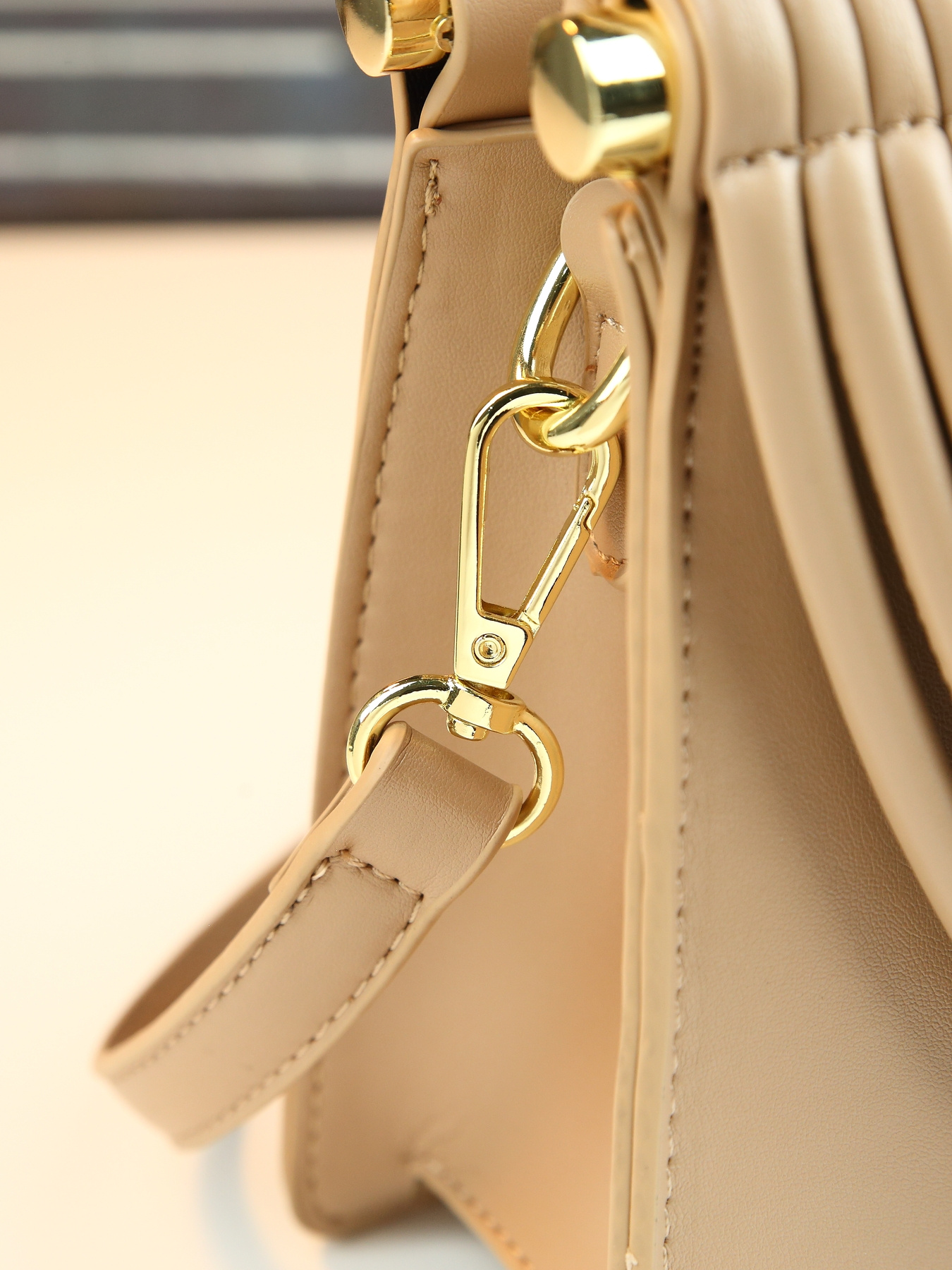 Stylish Solid Color Line Design Handheld Small Square Evening Bag for Women