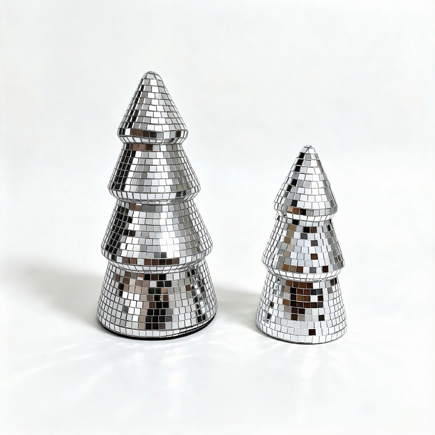 TEMU Disco Spiegelbaum Figur Set mit 2 Stück (1 Groß und 1 Klein), Glänzende Tischdeko Baumtürm, Kein Zusammenbau, Heimdekoration, Foto-Requisite für