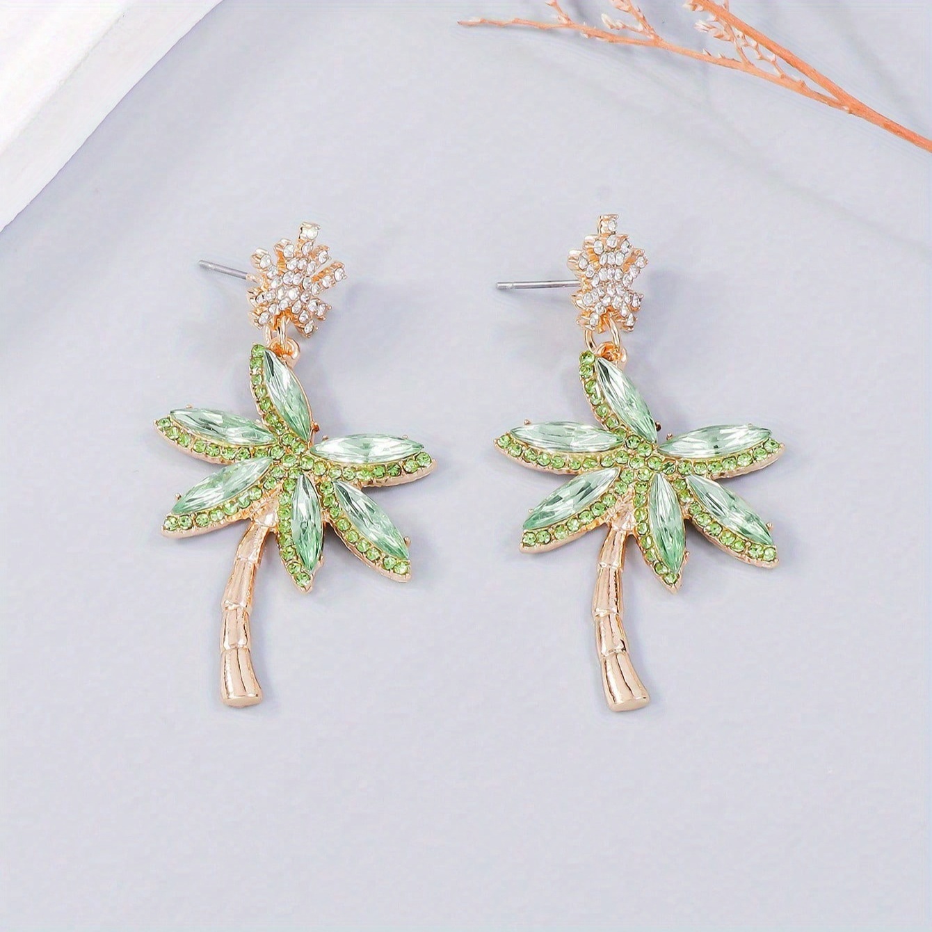 A Pair Of Palm Tree Pendant Earrings For Women, With A Beach , Is An Earring Accessory For Parties And Relaxation
