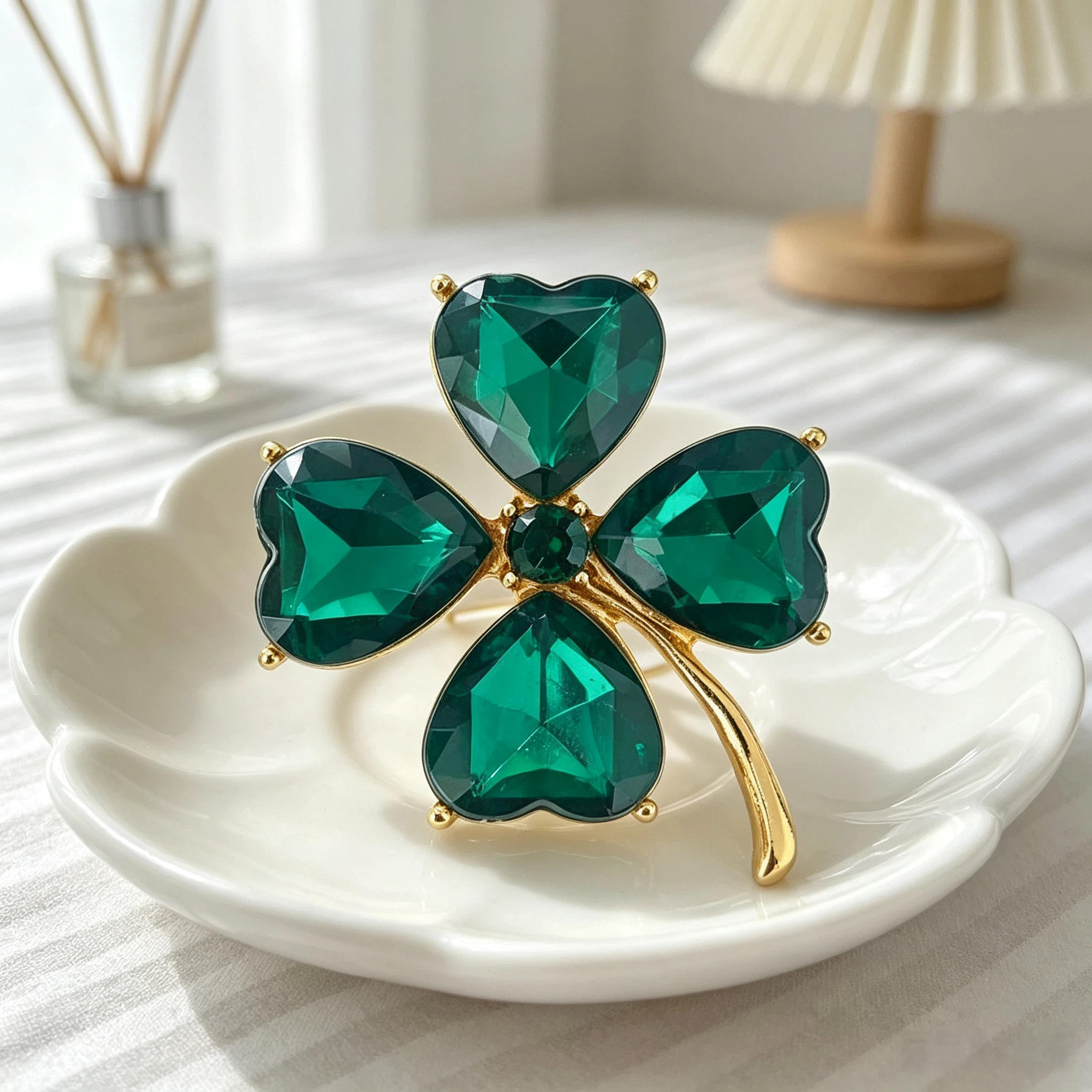 TEMU Broche de 1 pieza con forma de flor y de hojas, adecuado para fiestas, banquetes y uso diario, una opción ideal para regalos festivos