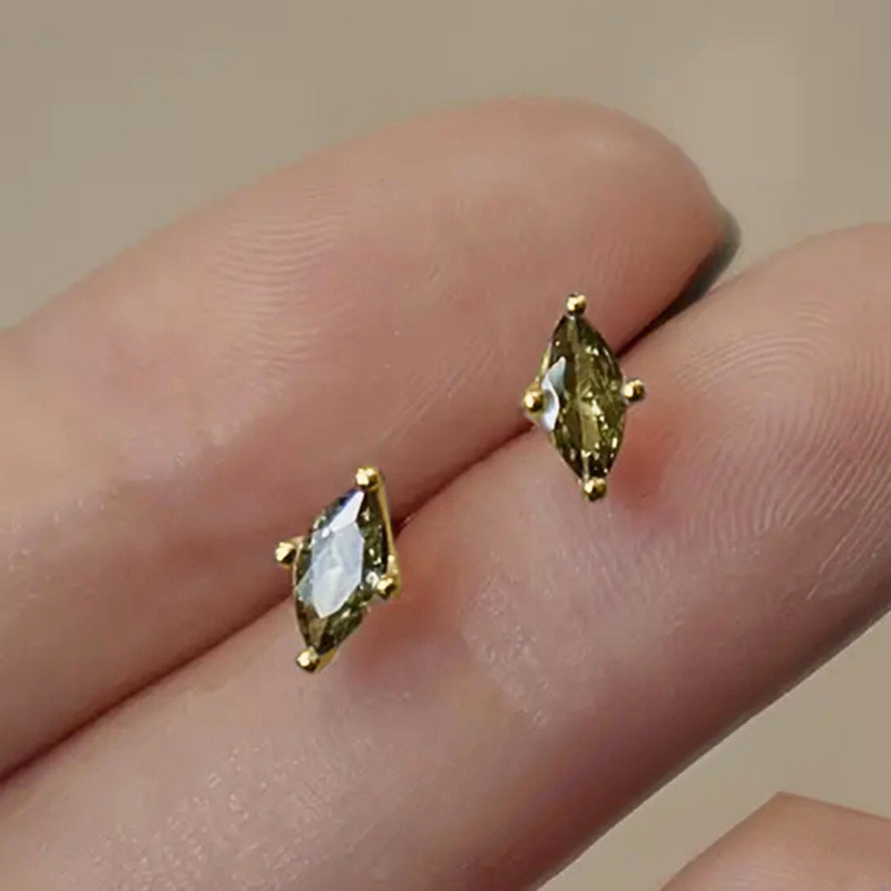 TEMU Cuy Women' Stud Earrings - Plated Retro Minimalist Horse-themed Jewelry With Olive Green Synthetic Zirconia Inlay, Horse-shaped Suitable For