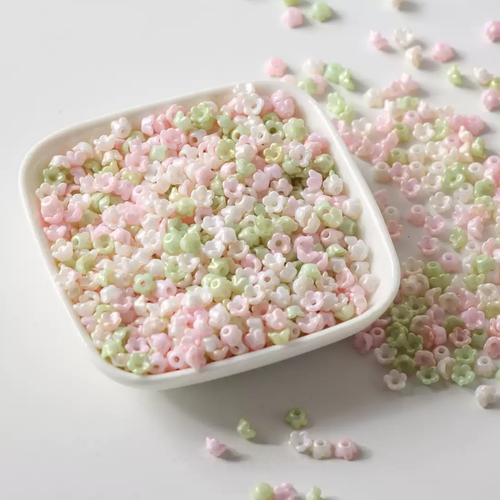 4mm . 460pcs Light Colors Small Flower Acrylic Loose Beads For Phone Chain Jewelry Findings Additions Materials