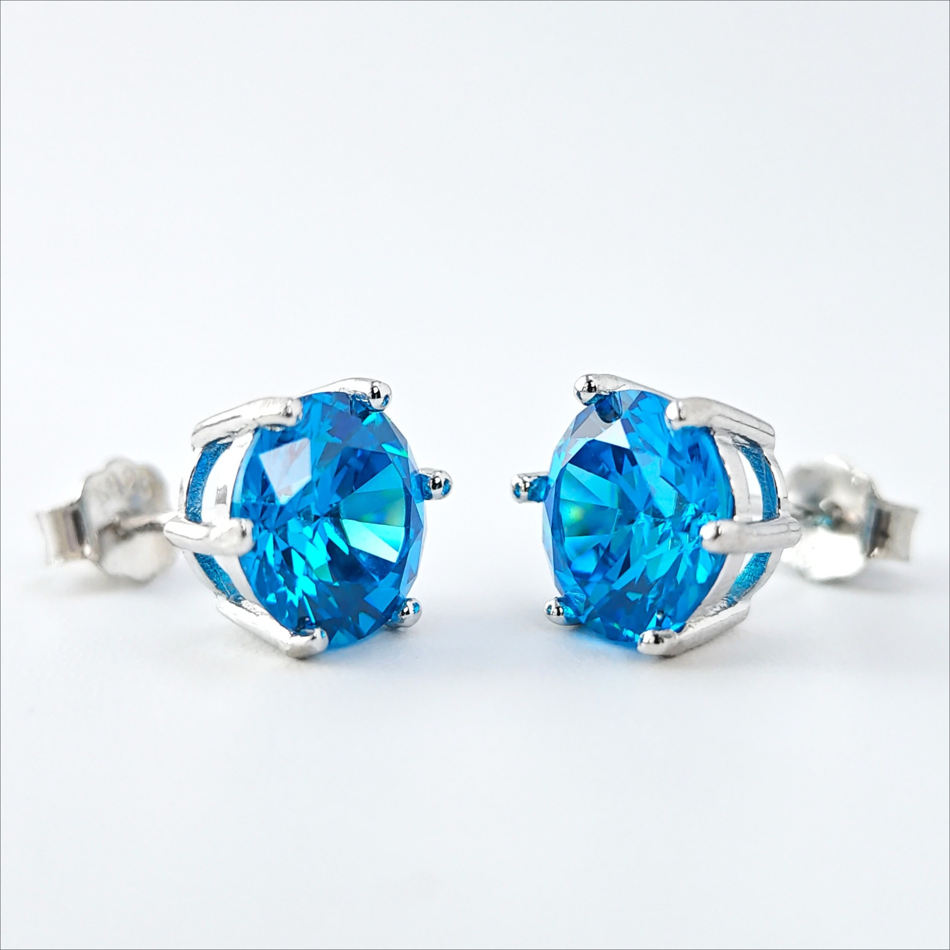 Classic 925 Silver Six-Prong Synthetic Zircon Earrings