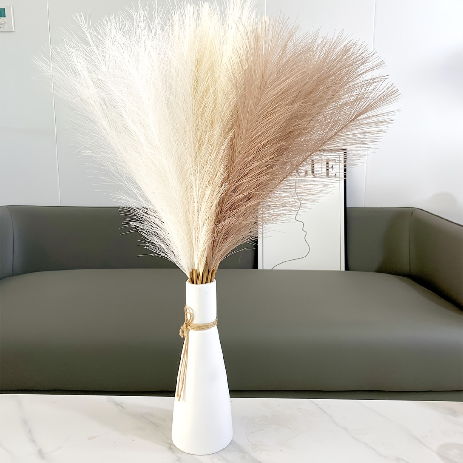 18pcs 54.86cm Herbe de Pampa Artificielle, Roseaux Moelleux pour Centre de Table Vase Décoration Intérieure, Décoration Salon Chambre à Coucher, Style Bohème (Crème Blanc Beige Marron)