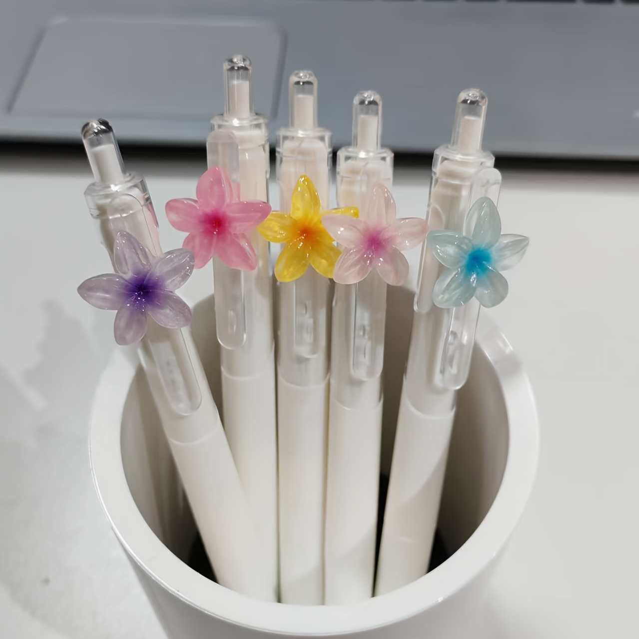 Image of 5pcs Set 0.5mm Black Ink Ballpoint Pens, Cute Flower Quick-dry Writing Pens, Set, Suitable For Use, Gift Set, Random Style