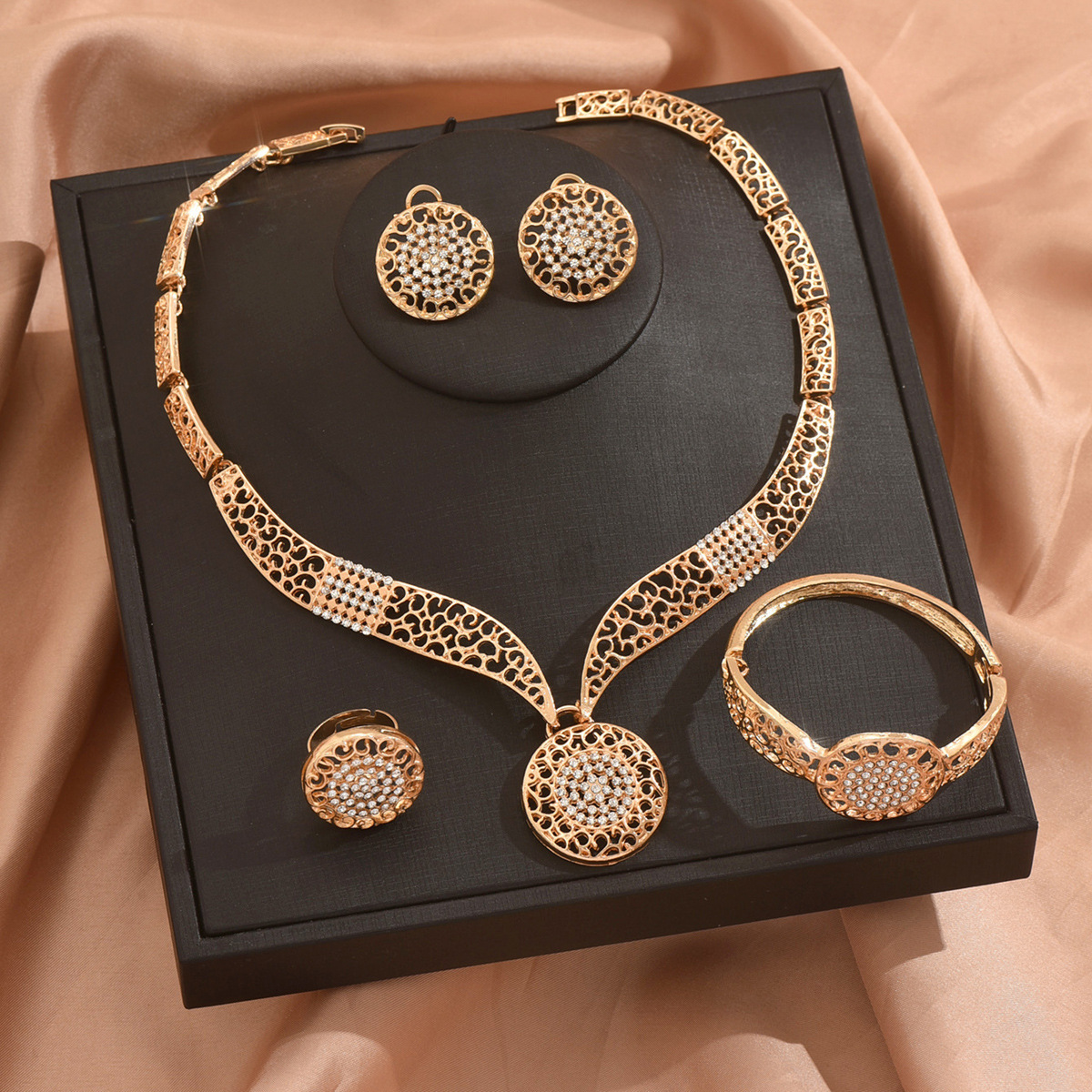 TEMU 4pcs Women's Jewelry Set, Wedding Ring, Circular Necklace, Bracelet, Earring Set Accessories