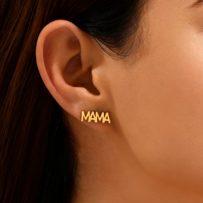 Women's Fashion "MAMA" Letter Design Stud Earrings