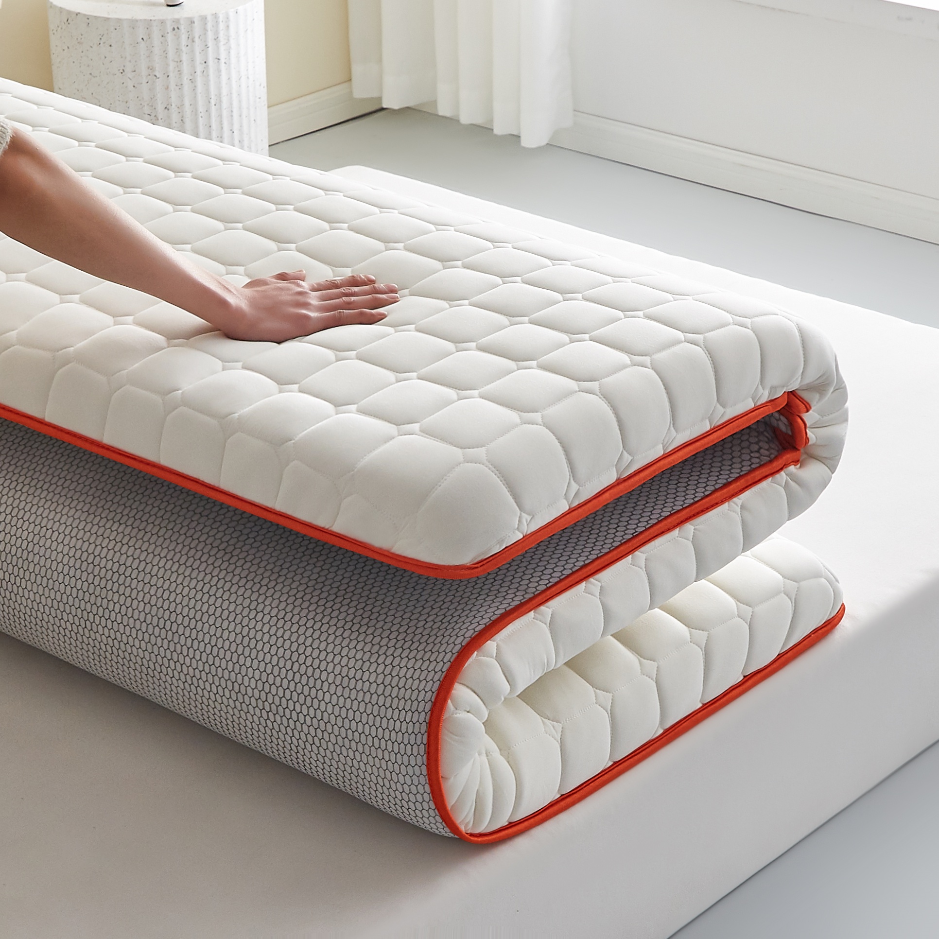 1pc 4cm Memory Foam Mattress Topper - High-Density Support, Slow Rebound Comfort, Soft Quilted Surface, Breathable Mesh Sides, Foldable Portable Bed Pad, Durable All-Season Bedding for Bedroom, Dorm, Guest Room & Travel