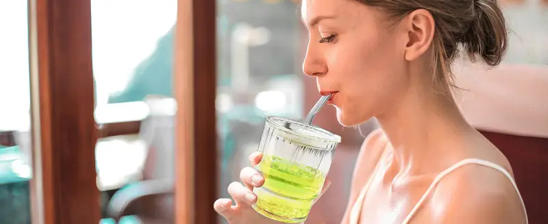 4 pack glass cups with lids and straws clear iced coffee cups cute reusable 13oz thickened glass tumbler cups travel mug with leak proof sippy lids for morning matcha Product details 3