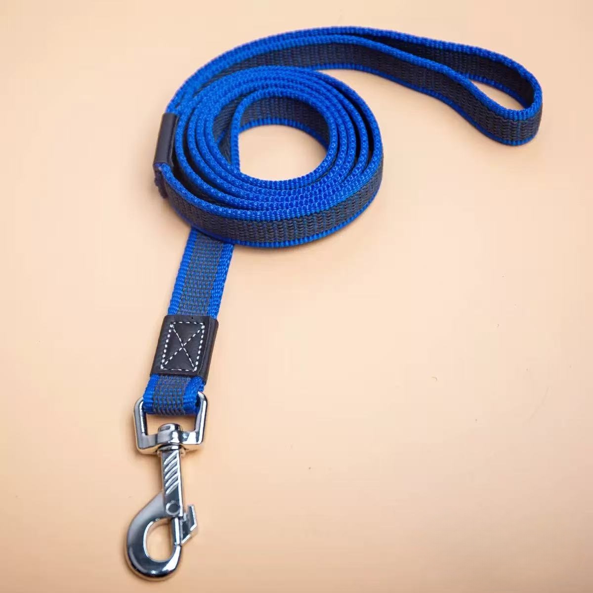 Image of Durable Protective Heavy-duty 4ft Nylon Dog Leash - Non-slip, Comfortable Grip, Ideal For Medium To Large Dogs - Perfect For Outdoor Walking And Training, Without Battery