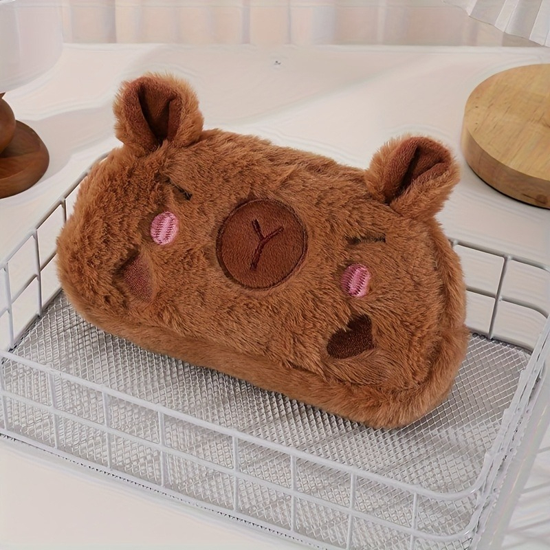 TEMU Astuccio da 1 pezzo in morbissimo peluche a forma di capibara, borsa portatrucchi e articoli per ufficio, per riporre sulla scrivania, nel