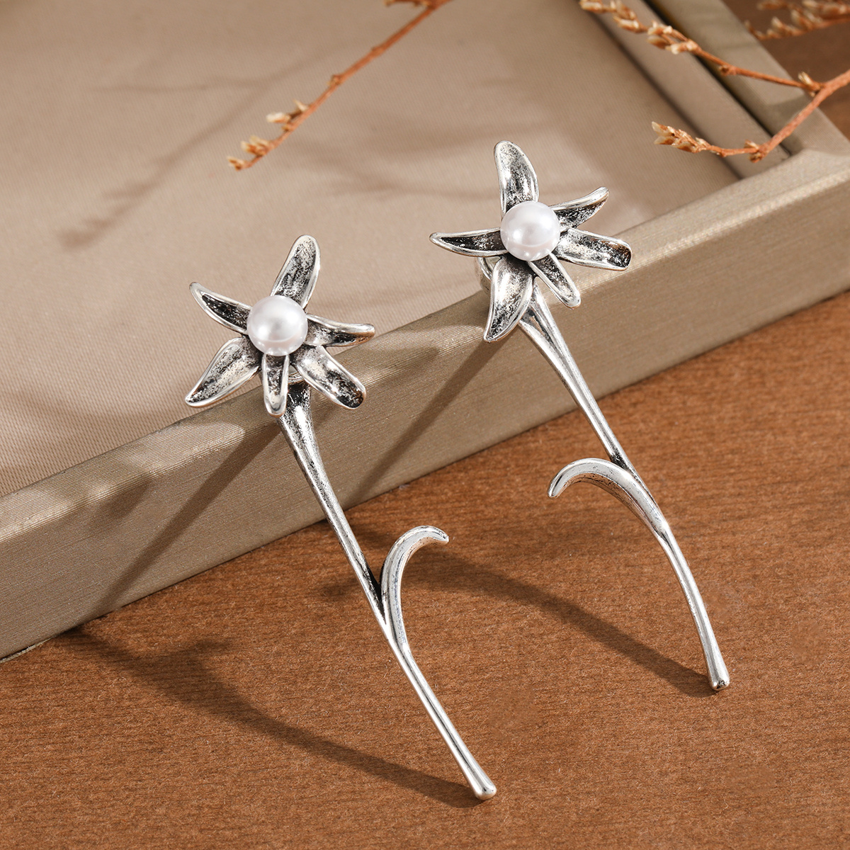 Women's Retro Ethnic Style 3D Flower Heart Inlay Pendant Earrings