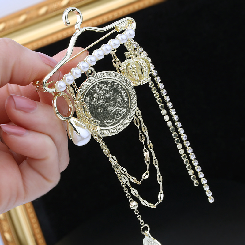 elegant   brooch pin with chain fashion accessory for weddings coats details 3