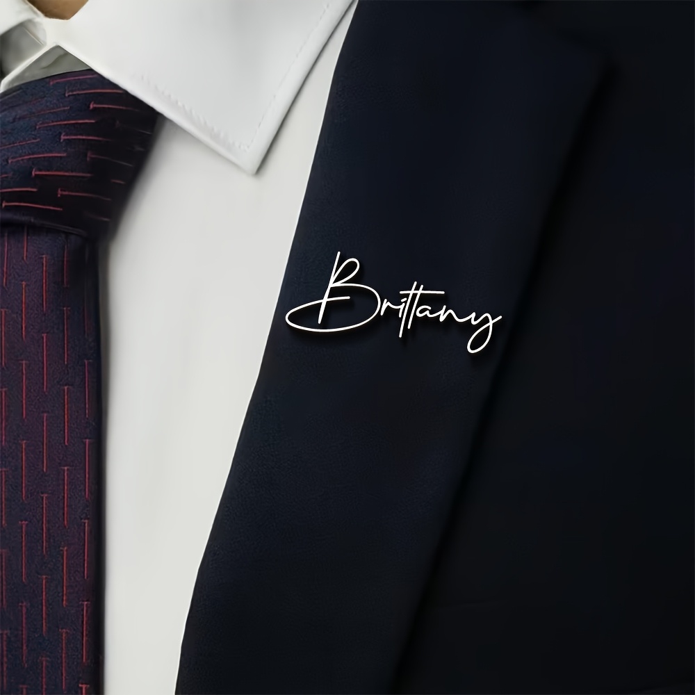 TEMU Broche créative spéciale personnalisée avec nom en acier inoxydable, Broche personnalisée avec nom sur mesure, Cadeau de fêtes, Cadeau