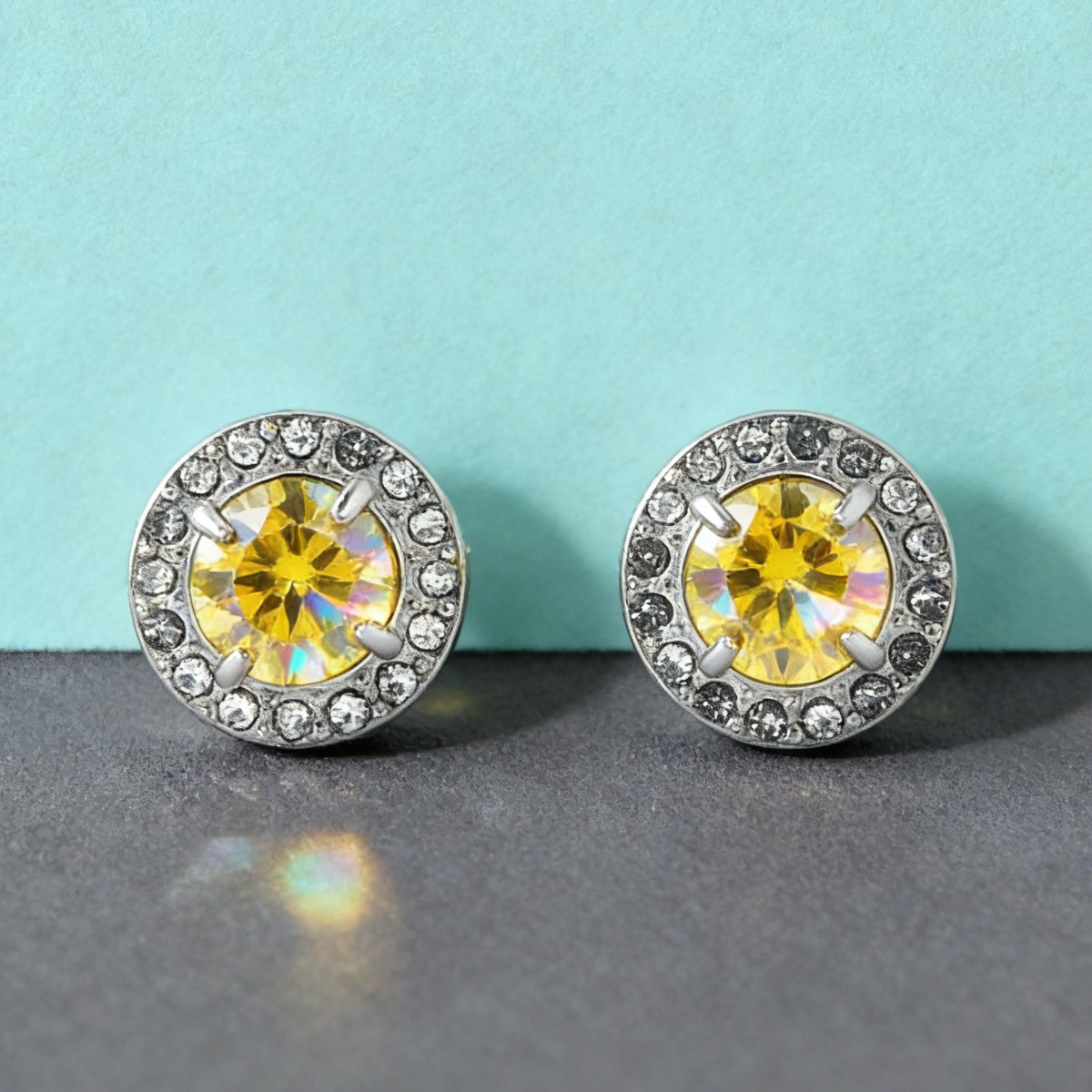Women's Luxurious Synthetic Moissanite Stud Earrings